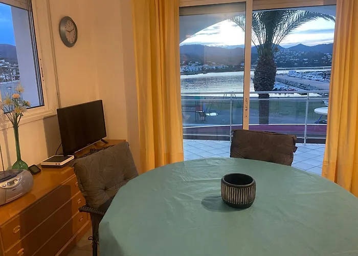 Platja Del Port Apartment Llanca