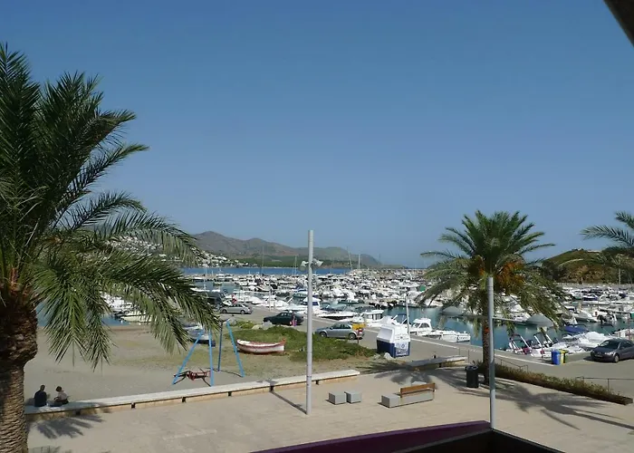 Platja Del Port * Llanca